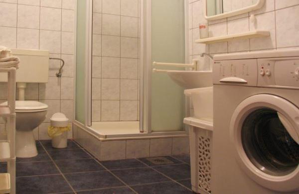 Apartments Kapetanovi Dvori トロギール 部屋 写真