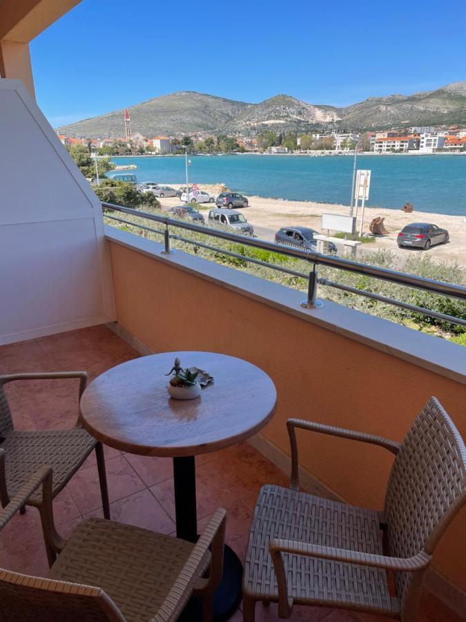 Apartments Kapetanovi Dvori トロギール エクステリア 写真