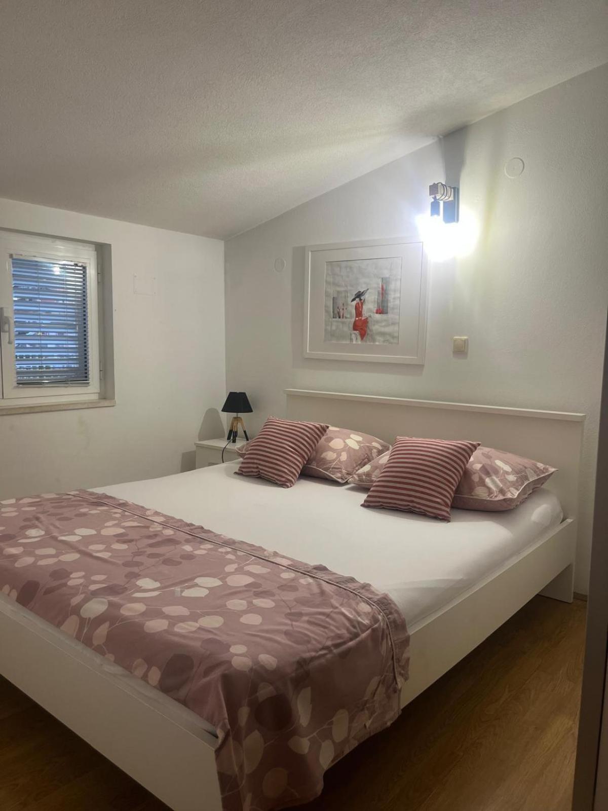 Apartments Kapetanovi Dvori トロギール エクステリア 写真