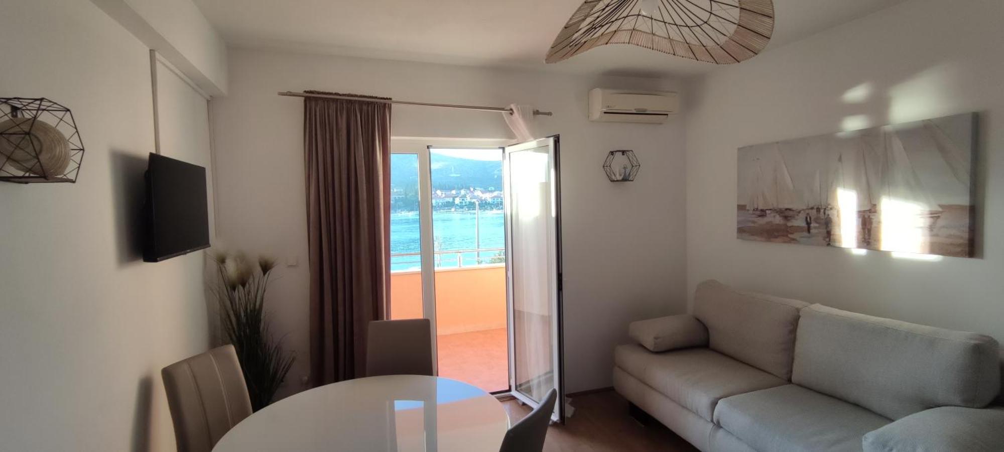 Apartments Kapetanovi Dvori トロギール エクステリア 写真