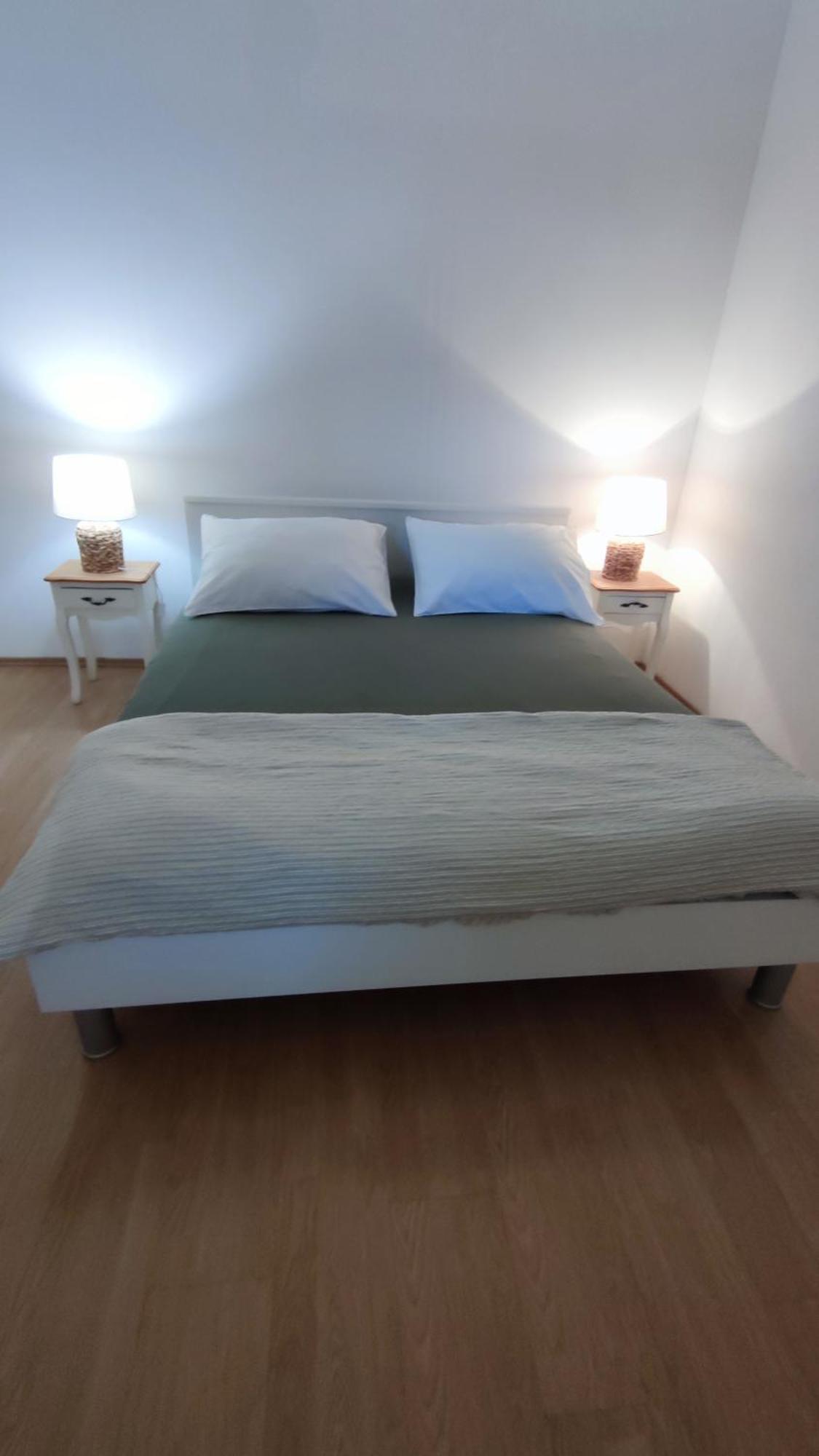 Apartments Kapetanovi Dvori トロギール エクステリア 写真