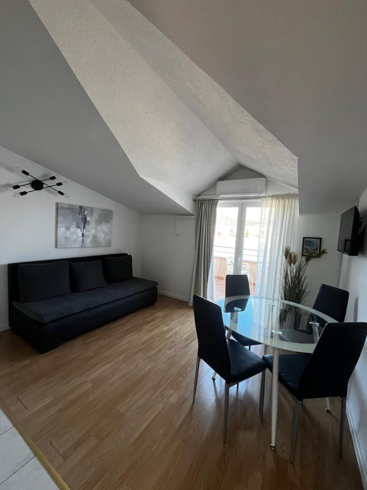 Apartments Kapetanovi Dvori トロギール エクステリア 写真