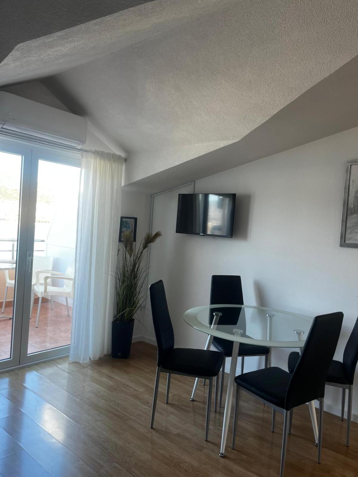 Apartments Kapetanovi Dvori トロギール エクステリア 写真