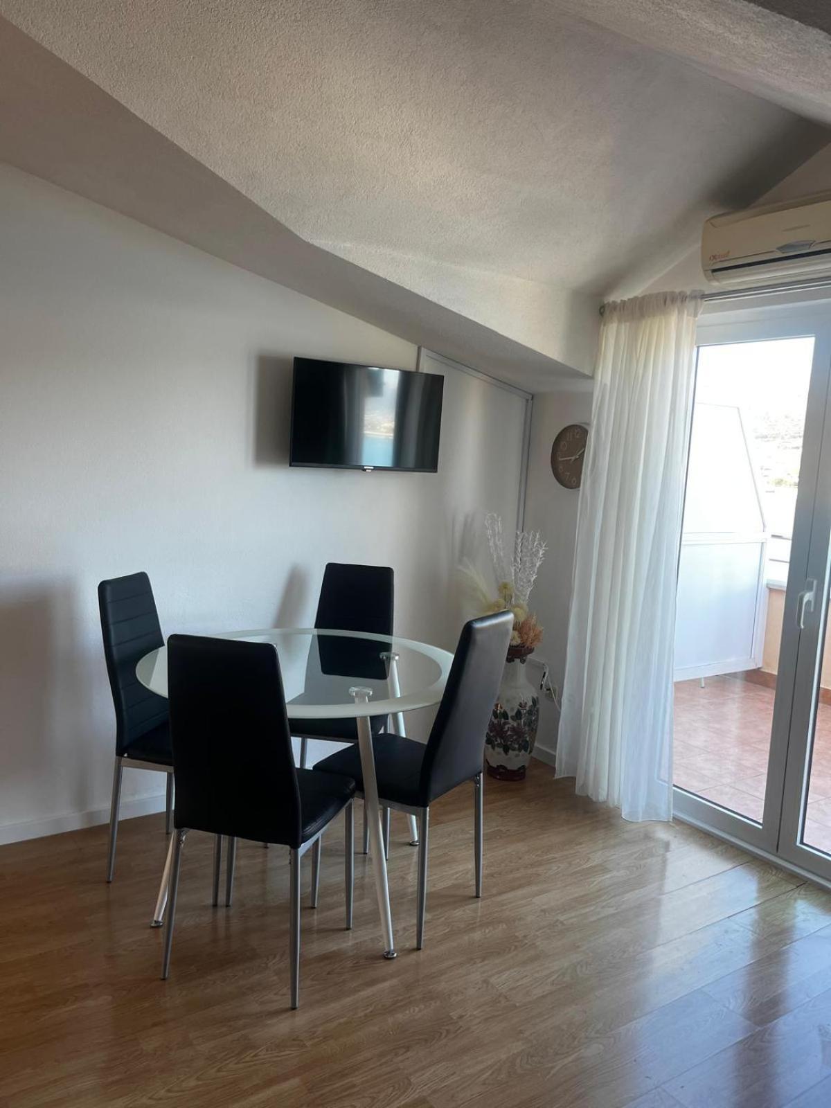 Apartments Kapetanovi Dvori トロギール エクステリア 写真